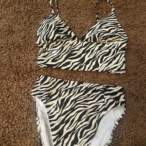 Old Navy Women’s swimsuit